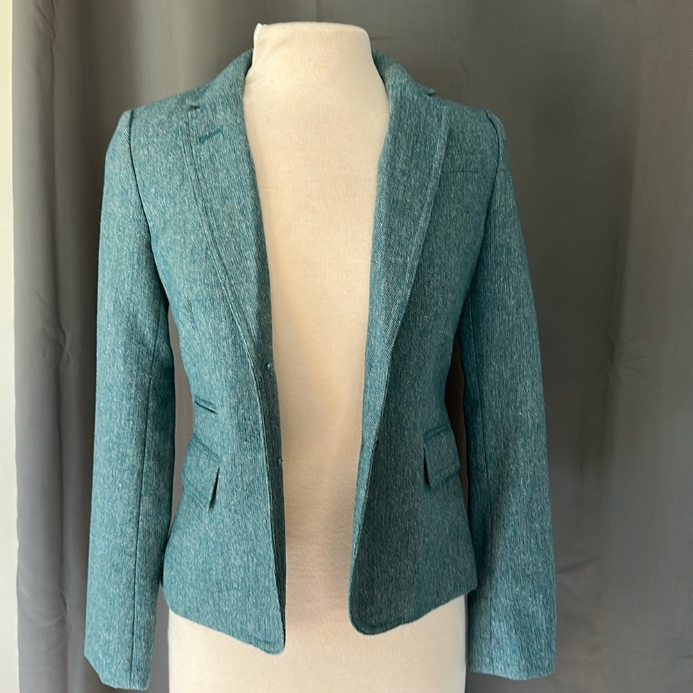 Women’s Banana Republic size 2 Blazer.